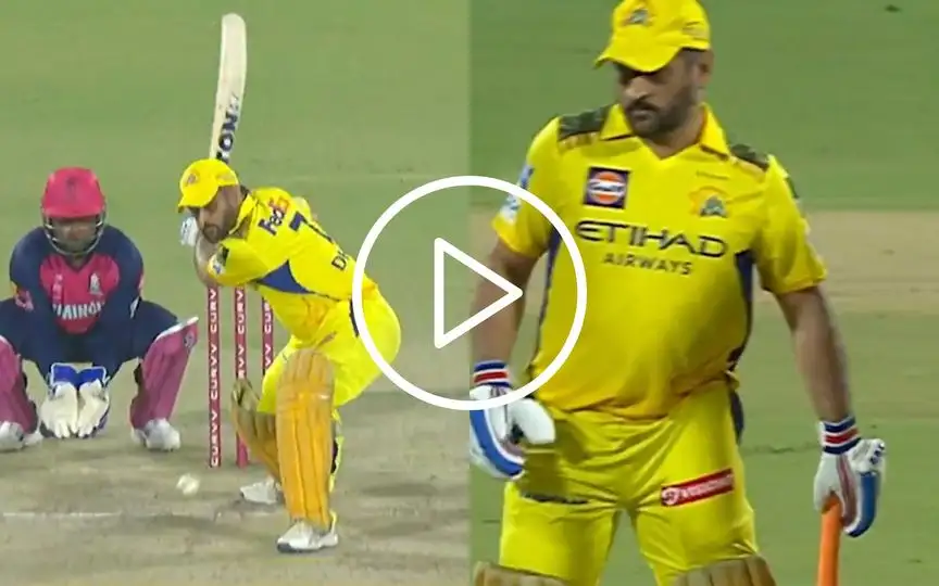 Vintage THALA! Dhoni Turns Back The Clock With A Flat-Bullet Six vs Riyan Parag